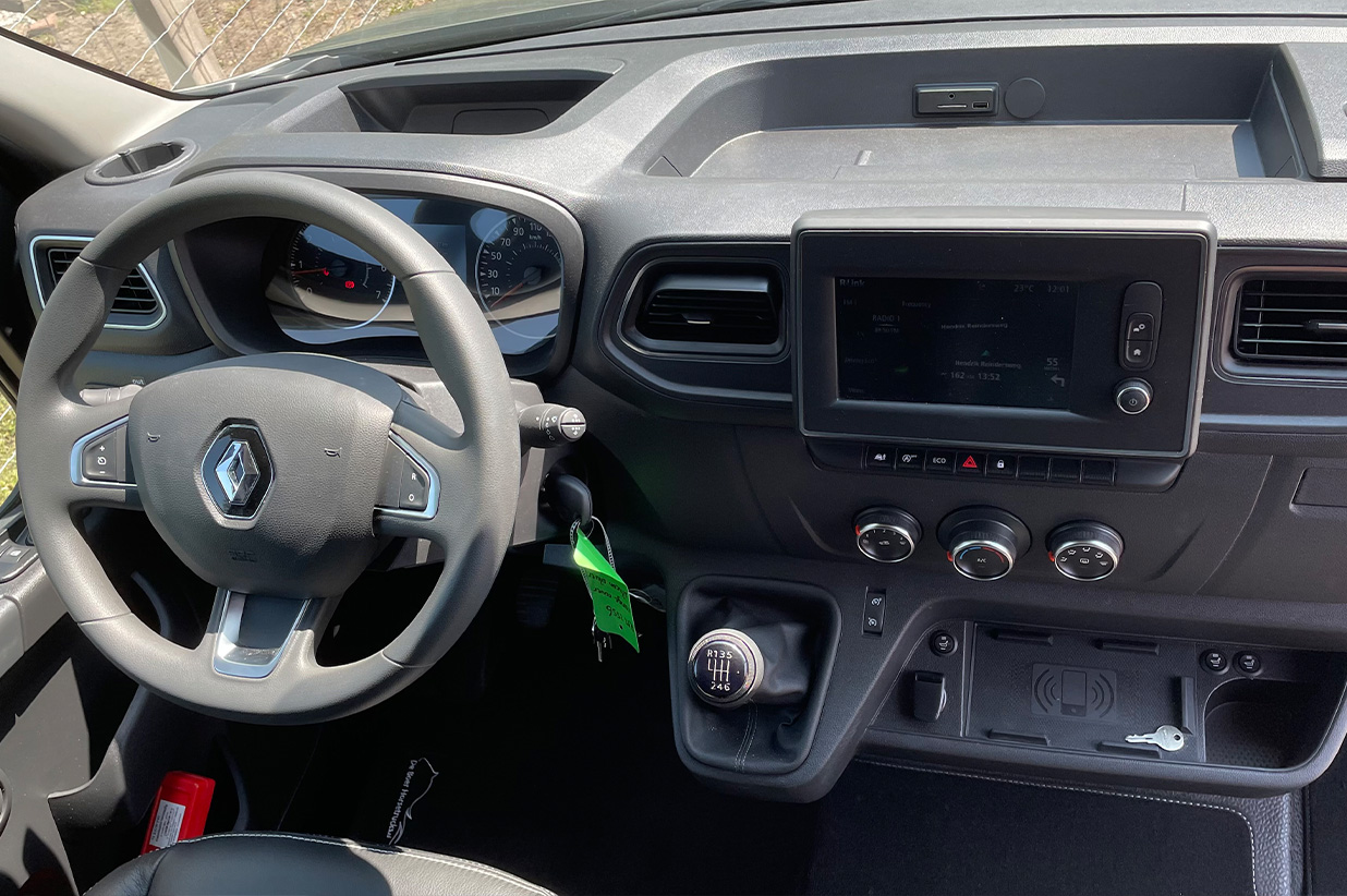 Productfoto: Direct leverbaar| Renault | Krismar | Enkel cabine |Hengstenuitvoering | Handgeschakeld | RM1556