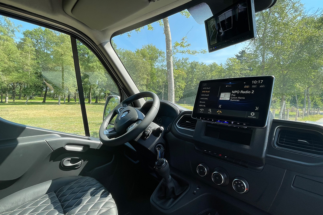 Productfoto: Direct leverbaar | Renault | Krismar | Enkel cabine |Hengstenuitvoering | Handgeschakeld| RM1386